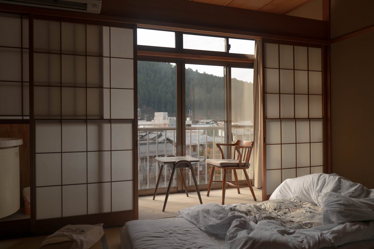 縁側と坪庭の和モダン平屋（デモ）